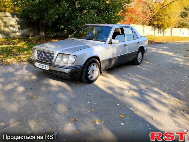 Серый Мерседес Е-Класс, объемом двигателя 2 л и пробегом 0 тыс. км за 1700 $, фото 1 на Automoto.ua