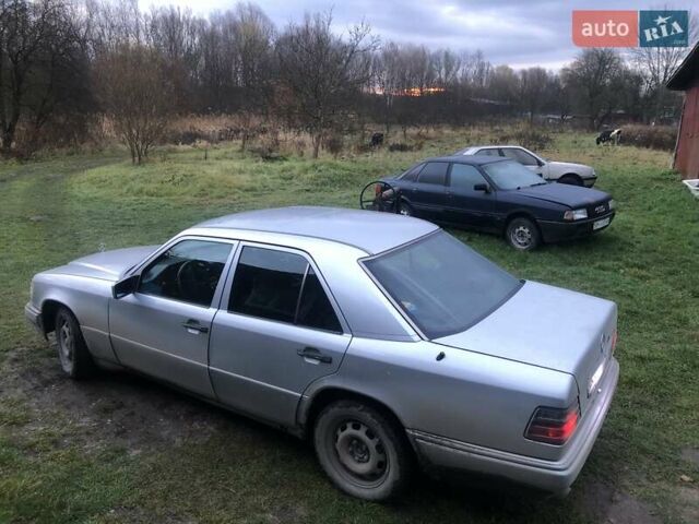 Серый Мерседес Е-Класс, объемом двигателя 2 л и пробегом 687 тыс. км за 2200 $, фото 2 на Automoto.ua