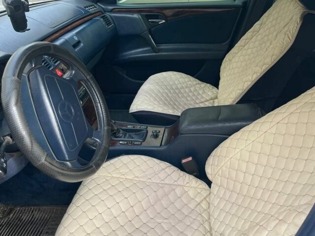 Сірий Мерседес Е-Клас, об'ємом двигуна 2 л та пробігом 400 тис. км за 1000 $, фото 7 на Automoto.ua