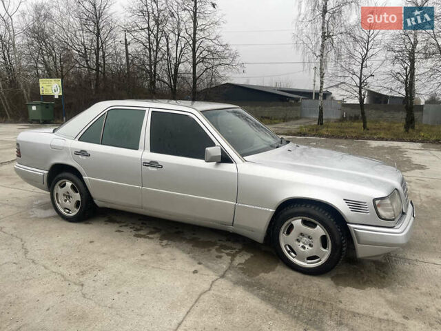 Серый Мерседес Е-Класс, объемом двигателя 3 л и пробегом 400 тыс. км за 3000 $, фото 8 на Automoto.ua