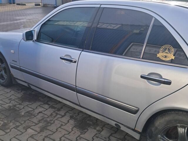 Сірий Мерседес Е-Клас, об'ємом двигуна 3 л та пробігом 270 тис. км за 2100 $, фото 9 на Automoto.ua