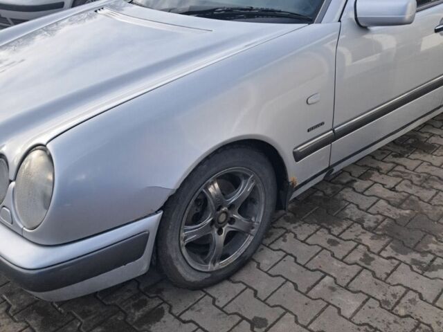 Сірий Мерседес Е-Клас, об'ємом двигуна 3 л та пробігом 270 тис. км за 2100 $, фото 6 на Automoto.ua