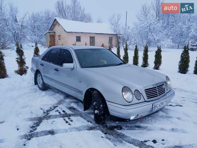 Серый Мерседес Е-Класс, объемом двигателя 2.2 л и пробегом 719 тыс. км за 2500 $, фото 4 на Automoto.ua