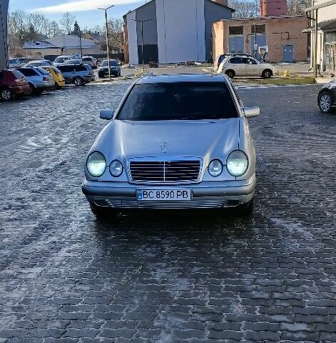 Серый Мерседес Е-Класс, объемом двигателя 2 л и пробегом 344 тыс. км за 3300 $, фото 9 на Automoto.ua