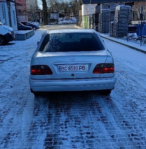 Серый Мерседес Е-Класс, объемом двигателя 2 л и пробегом 344 тыс. км за 3300 $, фото 21 на Automoto.ua