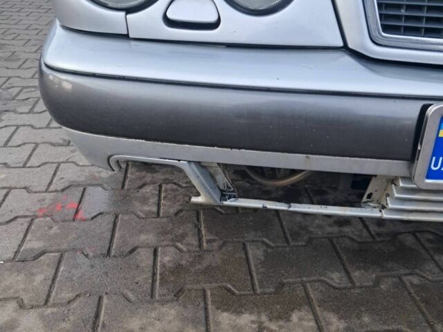 Сірий Мерседес Е-Клас, об'ємом двигуна 3 л та пробігом 270 тис. км за 2100 $, фото 7 на Automoto.ua