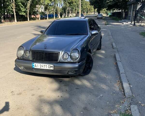 Сірий Мерседес Е-Клас, об'ємом двигуна 2.8 л та пробігом 500 тис. км за 3100 $, фото 2 на Automoto.ua