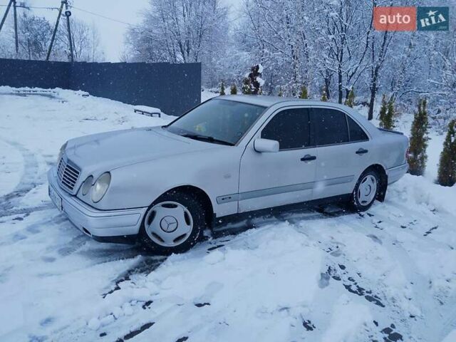 Серый Мерседес Е-Класс, объемом двигателя 2.2 л и пробегом 719 тыс. км за 2500 $, фото 7 на Automoto.ua