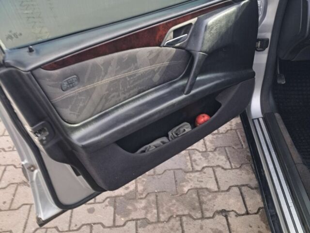 Сірий Мерседес Е-Клас, об'ємом двигуна 3 л та пробігом 270 тис. км за 2100 $, фото 13 на Automoto.ua