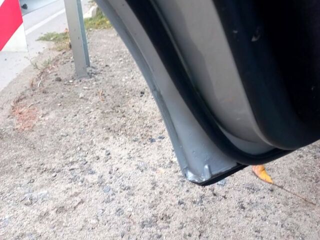 Серый Мерседес Е-Класс, объемом двигателя 2 л и пробегом 466 тыс. км за 4300 $, фото 10 на Automoto.ua