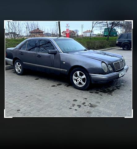 Серый Мерседес Е-Класс, объемом двигателя 2.3 л и пробегом 300 тыс. км за 1500 $, фото 4 на Automoto.ua