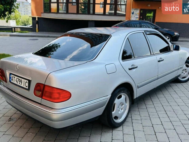 Серый Мерседес Е-Класс, объемом двигателя 2 л и пробегом 322 тыс. км за 3250 $, фото 2 на Automoto.ua