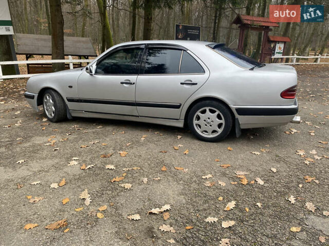 Серый Мерседес Е-Класс, объемом двигателя 2 л и пробегом 450 тыс. км за 2999 $, фото 14 на Automoto.ua