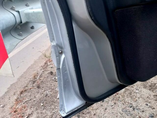 Серый Мерседес Е-Класс, объемом двигателя 2 л и пробегом 466 тыс. км за 4300 $, фото 9 на Automoto.ua