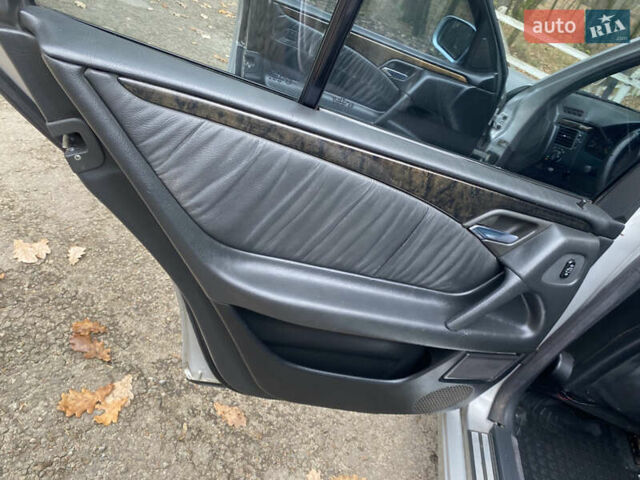 Серый Мерседес Е-Класс, объемом двигателя 2 л и пробегом 450 тыс. км за 2999 $, фото 19 на Automoto.ua