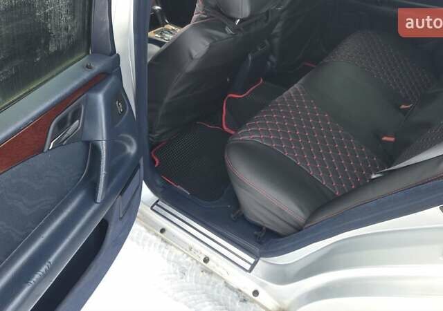 Серый Мерседес Е-Класс, объемом двигателя 2.8 л и пробегом 383 тыс. км за 2700 $, фото 15 на Automoto.ua