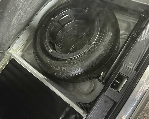 Серый Мерседес Е-Класс, объемом двигателя 2 л и пробегом 150 тыс. км за 2850 $, фото 17 на Automoto.ua