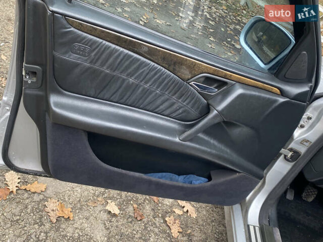 Серый Мерседес Е-Класс, объемом двигателя 2 л и пробегом 450 тыс. км за 2999 $, фото 20 на Automoto.ua