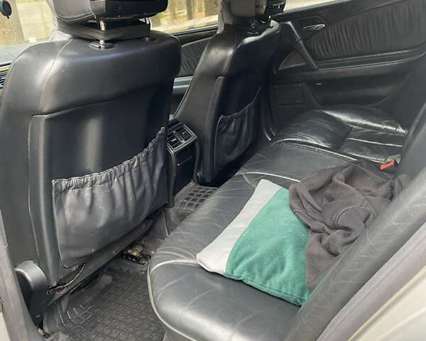 Серый Мерседес Е-Класс, объемом двигателя 2 л и пробегом 450 тыс. км за 2999 $, фото 17 на Automoto.ua