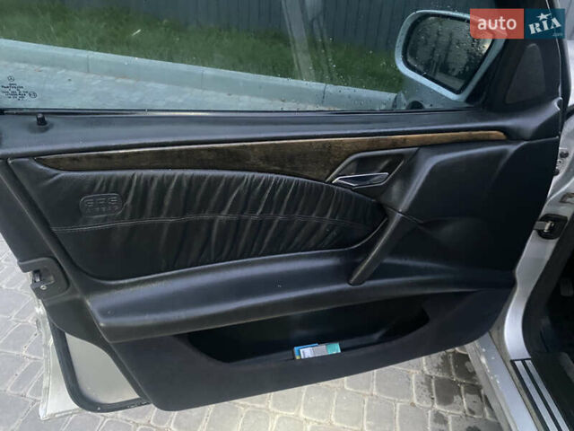 Сірий Мерседес Е-Клас, об'ємом двигуна 2 л та пробігом 433 тис. км за 2999 $, фото 22 на Automoto.ua