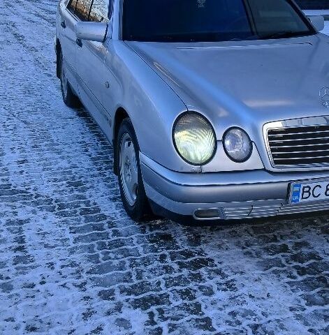 Серый Мерседес Е-Класс, объемом двигателя 2 л и пробегом 344 тыс. км за 3300 $, фото 19 на Automoto.ua