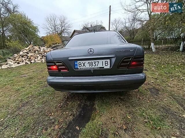 Мерседес Е-Класс 1996 в Жидачов на Automoto.ua Серый Мерседес Е-Класс, объемом двигателя 2.3 л и пробегом 420 тыс. км за 1750 $, фото 3 на Automoto.ua