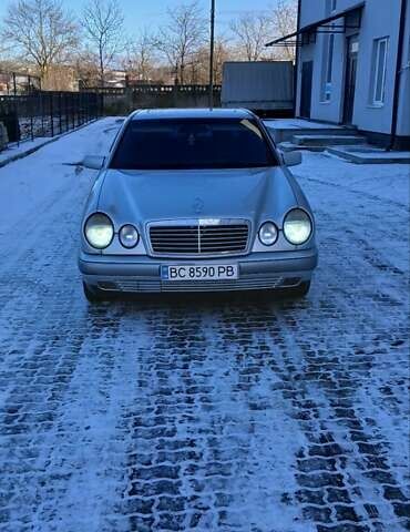 Серый Мерседес Е-Класс, объемом двигателя 2 л и пробегом 344 тыс. км за 3300 $, фото 61 на Automoto.ua