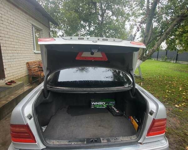 Сірий Мерседес Е-Клас, об'ємом двигуна 3 л та пробігом 413 тис. км за 2500 $, фото 4 на Automoto.ua