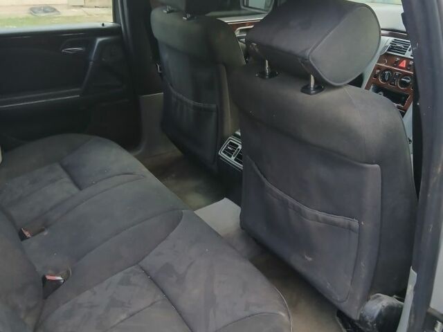 Сірий Мерседес Е-Клас, об'ємом двигуна 2.3 л та пробігом 350 тис. км за 3000 $, фото 4 на Automoto.ua