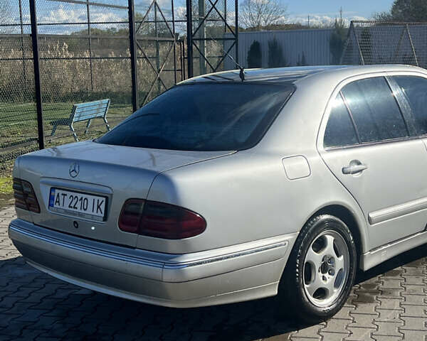 Сірий Мерседес Е-Клас, об'ємом двигуна 2.2 л та пробігом 300 тис. км за 3000 $, фото 10 на Automoto.ua