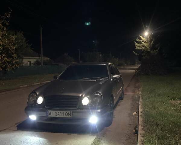 Сірий Мерседес Е-Клас, об'ємом двигуна 2.8 л та пробігом 500 тис. км за 3100 $, фото 4 на Automoto.ua