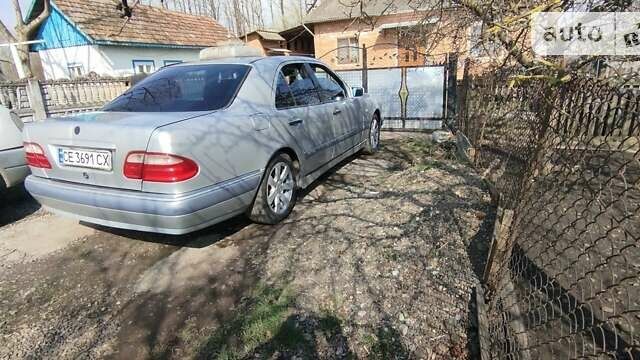 Сірий Мерседес Е-Клас, об'ємом двигуна 2 л та пробігом 300 тис. км за 3200 $, фото 2 на Automoto.ua