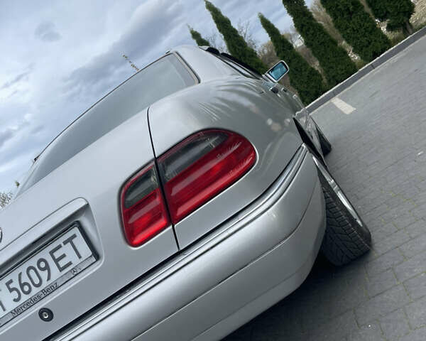 Серый Мерседес Е-Класс, объемом двигателя 2 л и пробегом 348 тыс. км за 3700 $, фото 5 на Automoto.ua