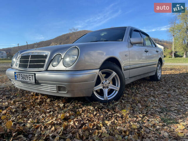 Серый Мерседес Е-Класс, объемом двигателя 2 л и пробегом 348 тыс. км за 3700 $, фото 1 на Automoto.ua