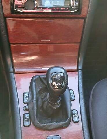 Серый Мерседес Е-Класс, объемом двигателя 2 л и пробегом 344 тыс. км за 3300 $, фото 42 на Automoto.ua