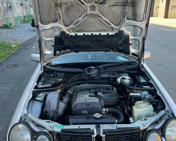 Сірий Мерседес Е-Клас, об'ємом двигуна 2 л та пробігом 440 тис. км за 2600 $, фото 9 на Automoto.ua