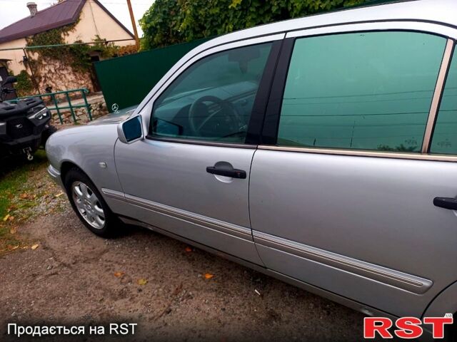 Серый Мерседес Е-Класс, объемом двигателя 2 л и пробегом 466 тыс. км за 4300 $, фото 11 на Automoto.ua