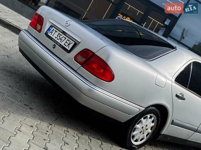 Серый Мерседес Е-Класс, объемом двигателя 2.3 л и пробегом 346 тыс. км за 4550 $, фото 4 на Automoto.ua