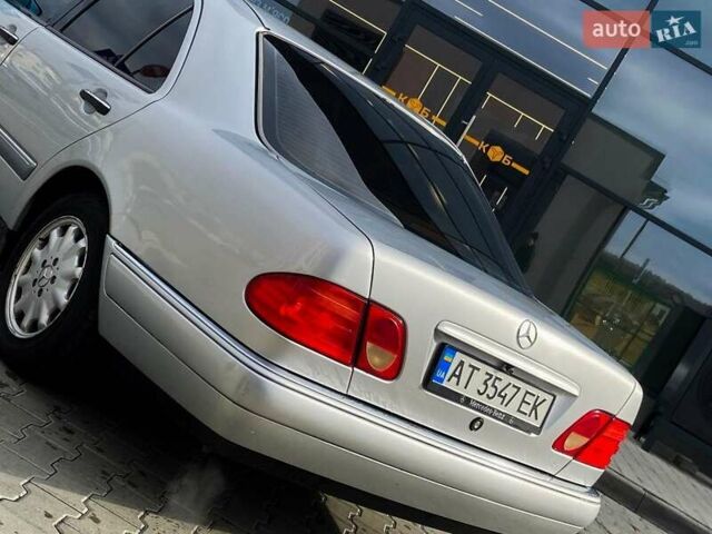 Серый Мерседес Е-Класс, объемом двигателя 2.3 л и пробегом 346 тыс. км за 4550 $, фото 2 на Automoto.ua