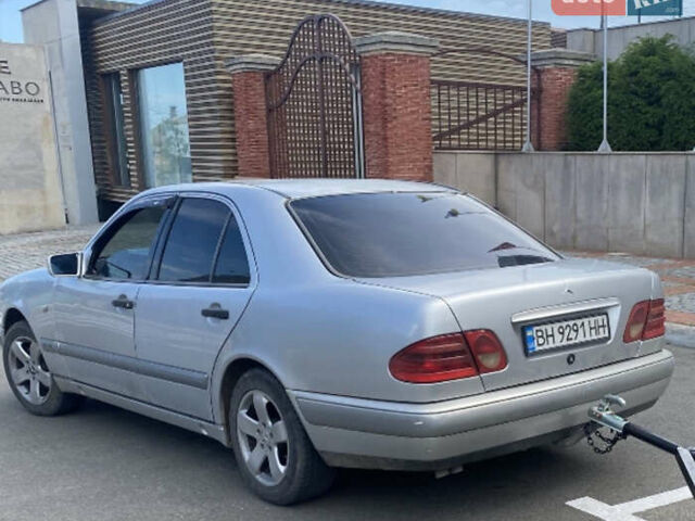 Сірий Мерседес Е-Клас, об'ємом двигуна 2.87 л та пробігом 540 тис. км за 3500 $, фото 2 на Automoto.ua