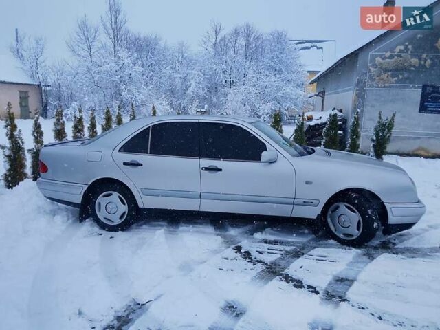 Серый Мерседес Е-Класс, объемом двигателя 2.2 л и пробегом 719 тыс. км за 2500 $, фото 1 на Automoto.ua