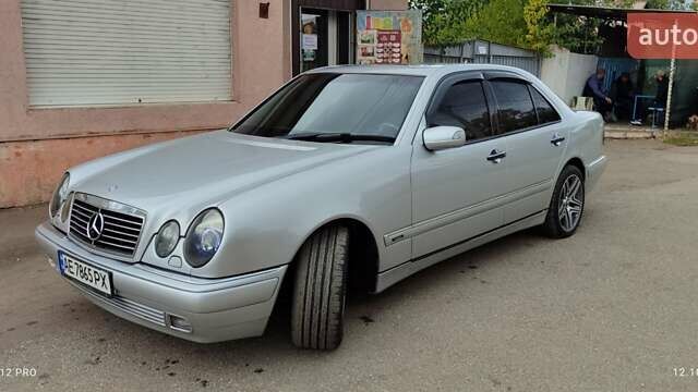 Мерседес Е-Класс 1997 в Кривом Роге на Automoto.ua Серый Мерседес Е-Класс, объемом двигателя 3 л и пробегом 247 тыс. км за 6800 $, фото 6 на Automoto.ua