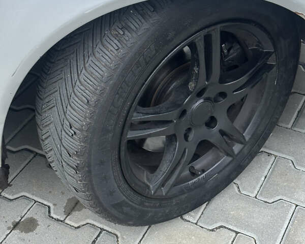 Сірий Мерседес Е-Клас, об'ємом двигуна 2 л та пробігом 360 тис. км за 2500 $, фото 8 на Automoto.ua