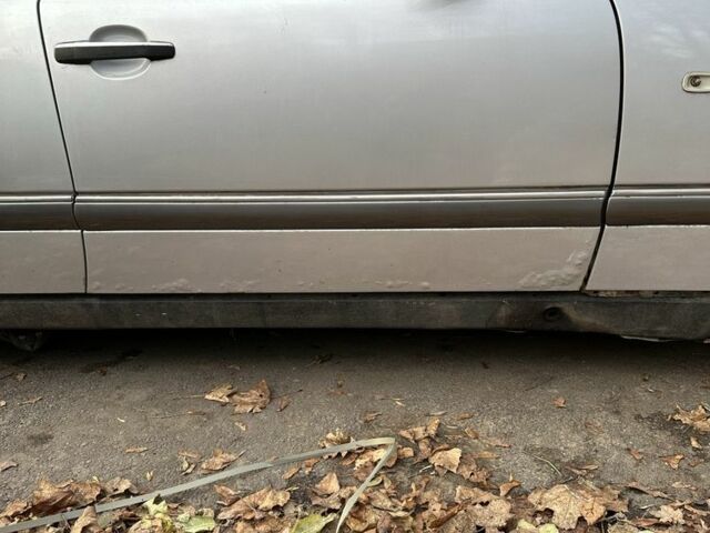 Серый Мерседес Е-Класс, объемом двигателя 4.2 л и пробегом 1 тыс. км за 2300 $, фото 2 на Automoto.ua