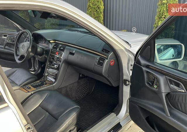 Серый Мерседес Е-Класс, объемом двигателя 2.8 л и пробегом 346 тыс. км за 4800 $, фото 28 на Automoto.ua