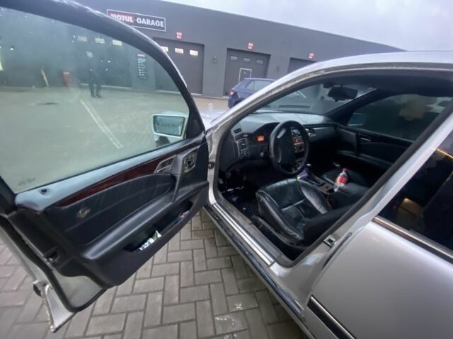 Сірий Мерседес Е-Клас, об'ємом двигуна 2.2 л та пробігом 1000 тис. км за 2700 $, фото 8 на Automoto.ua