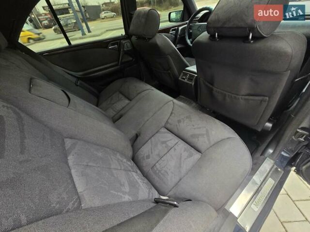 Сірий Мерседес Е-Клас, об'ємом двигуна 2 л та пробігом 245 тис. км за 3750 $, фото 40 на Automoto.ua