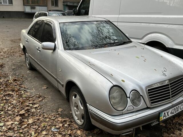 Серый Мерседес Е-Класс, объемом двигателя 4.2 л и пробегом 1 тыс. км за 2300 $, фото 1 на Automoto.ua