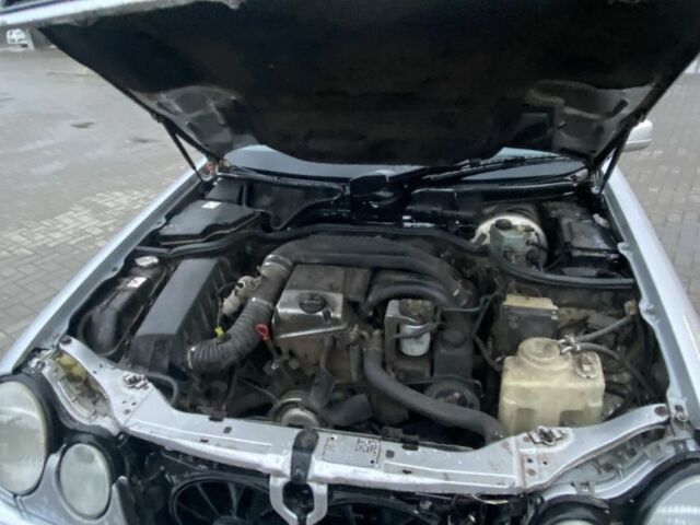 Сірий Мерседес Е-Клас, об'ємом двигуна 2.2 л та пробігом 1000 тис. км за 2700 $, фото 13 на Automoto.ua