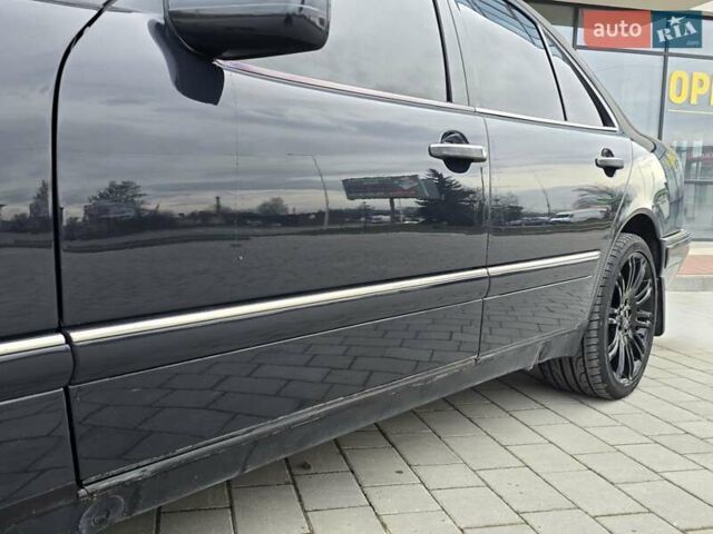 Сірий Мерседес Е-Клас, об'ємом двигуна 2 л та пробігом 245 тис. км за 3750 $, фото 13 на Automoto.ua